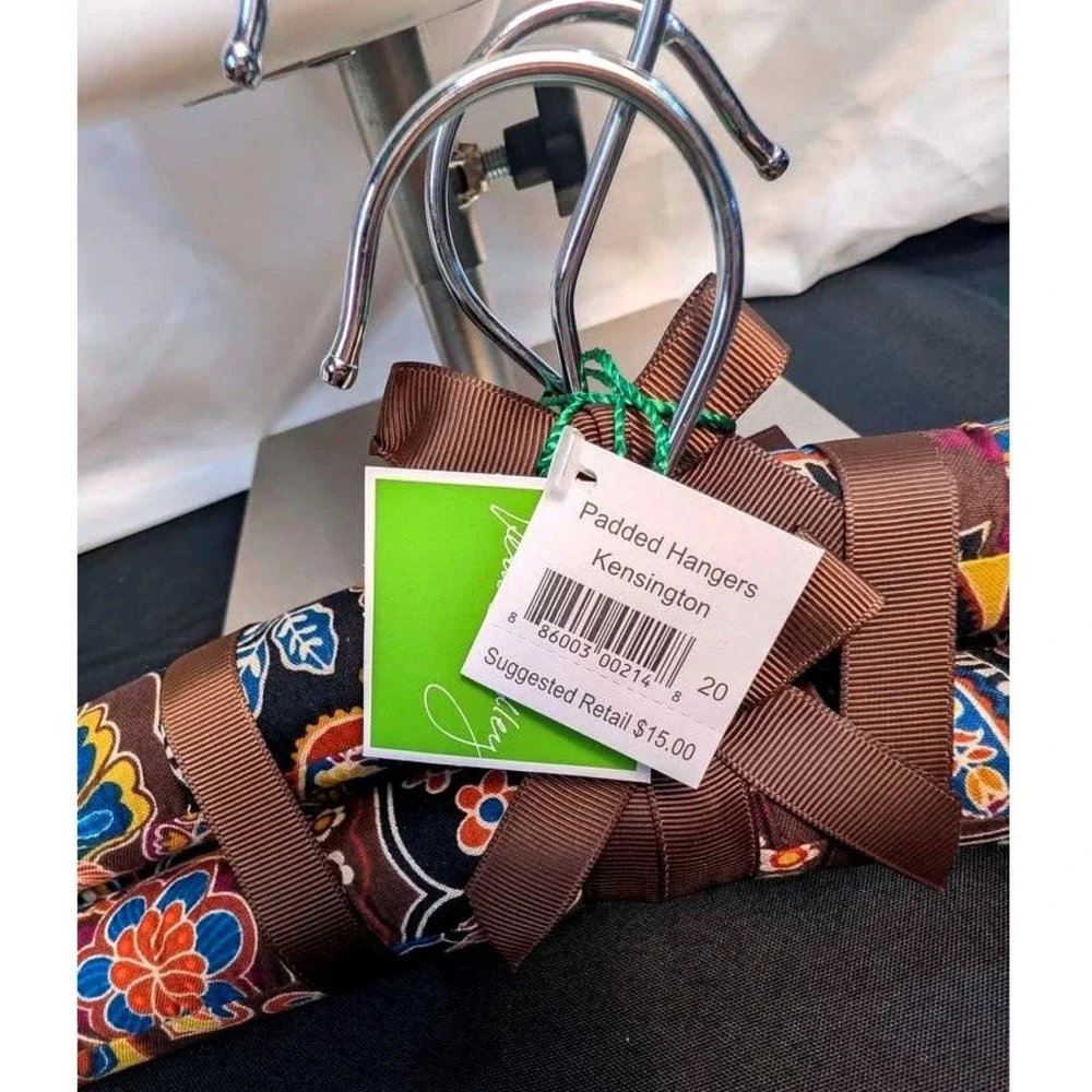 Vera Bradley ~ Set of 3 ~ Padded Hangers ~Brown Kensington Paisley ~ NEW - Picture 3 of 10